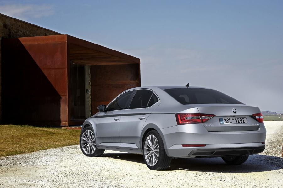  Skoda Superb 2015 года  (фото 10 из 27)
